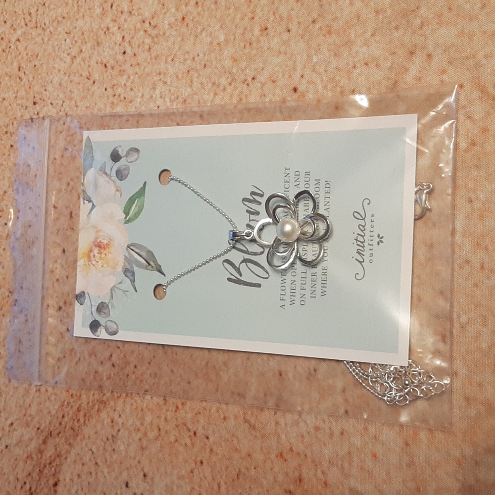 Initial Outfitters Bloom Necklace NWT